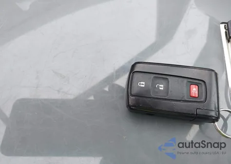 2005 Toyota Prius from USA, damaged, VIN JTDKB22U057014087